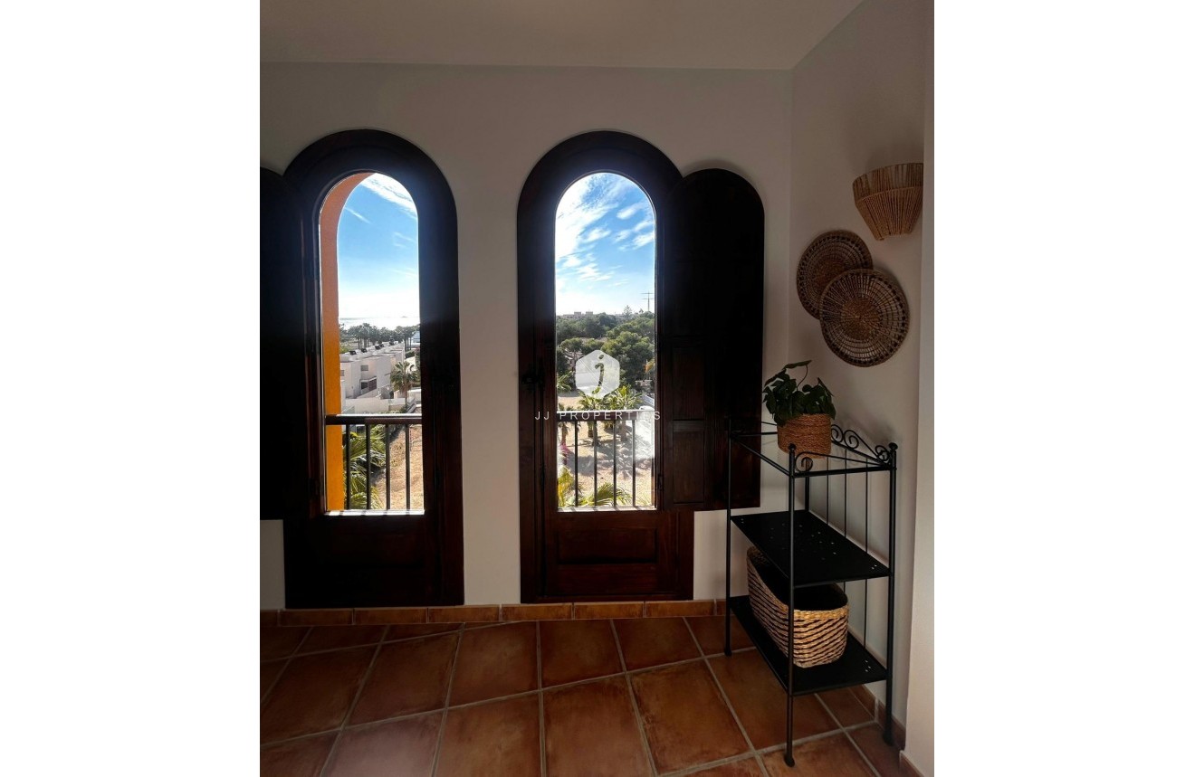Resale - Apartment / flat -
Torrevieja - Punta prima