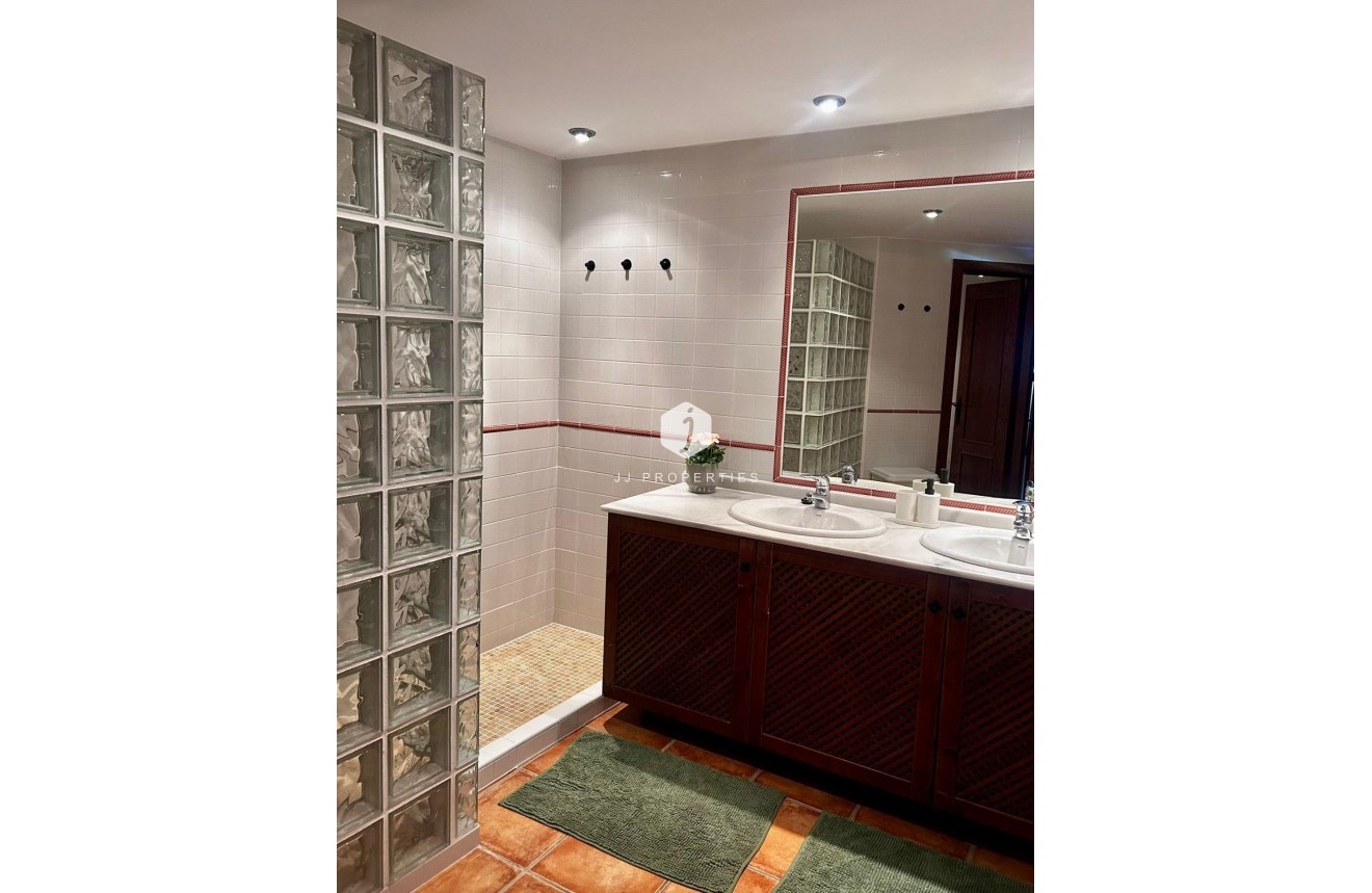 Resale - Apartment / flat -
Torrevieja - Punta prima