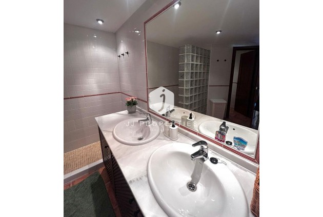 Resale - Apartment / flat -
Torrevieja - Punta prima