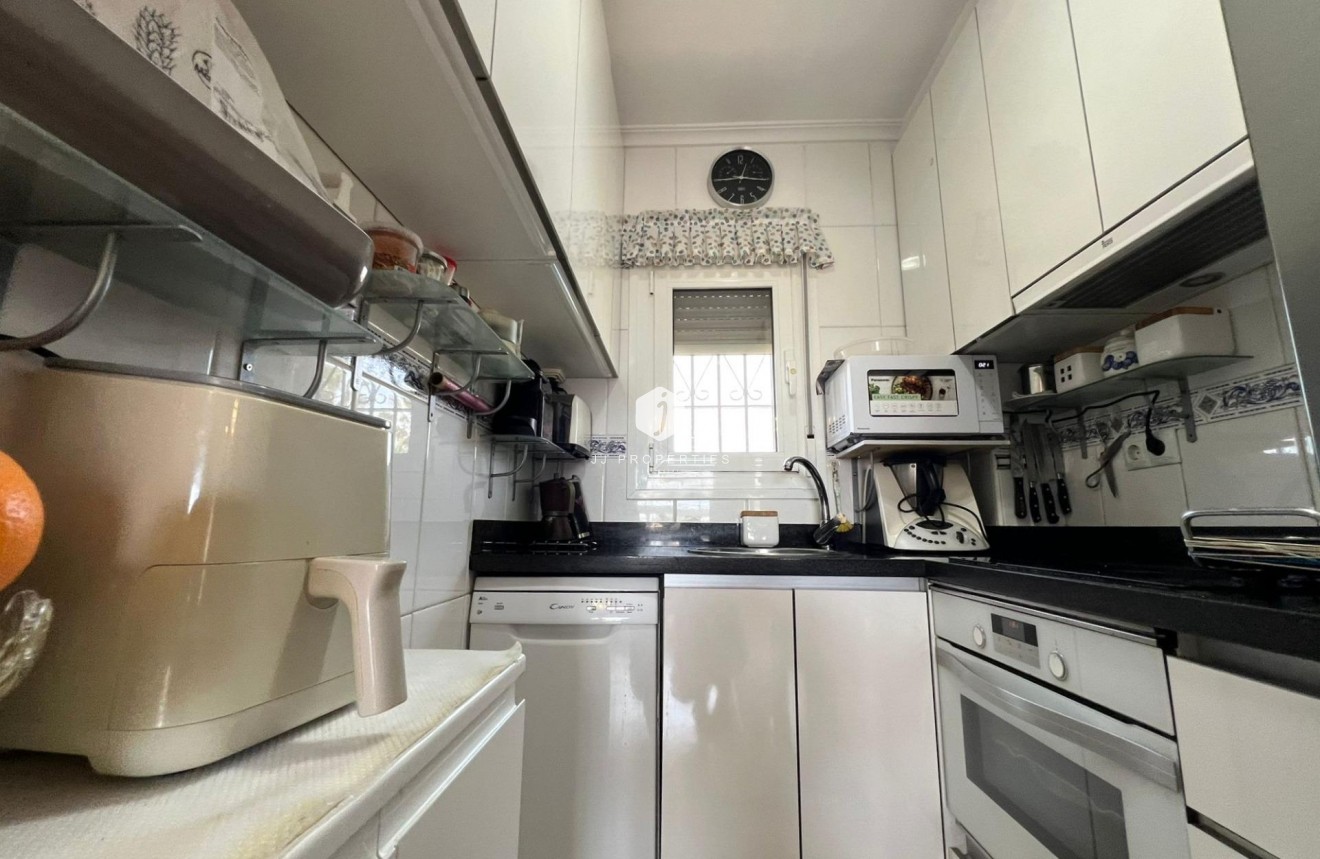 Resale - Bungalow -
Torrevieja - aguas nuevas