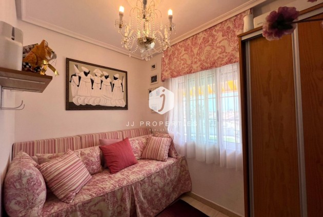 Resale - Bungalow -
Torrevieja - aguas nuevas