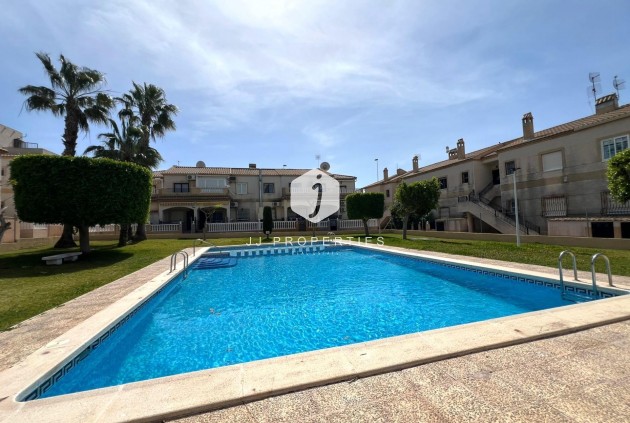 Resale - Bungalow -
Torrevieja - aguas nuevas
