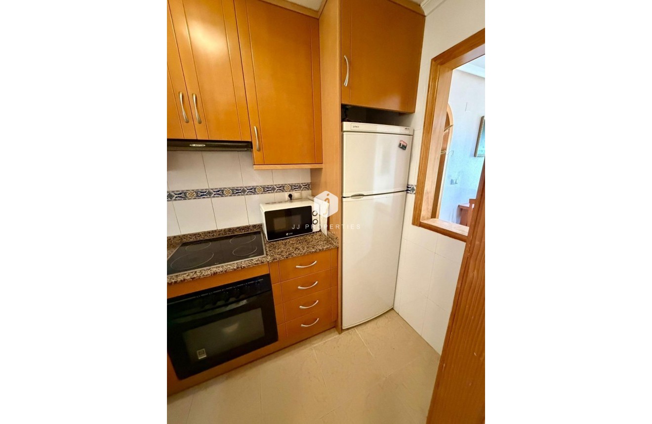 Resale - Villa -
Torrevieja - Centro