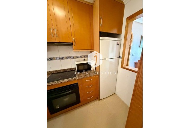 Resale - Villa -
Torrevieja - Centro