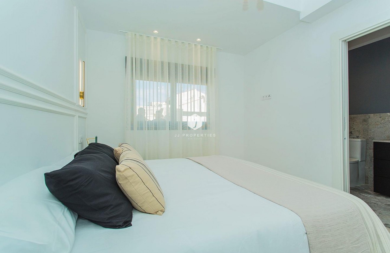 Resale - Chalet -
Torrevieja - La siesta