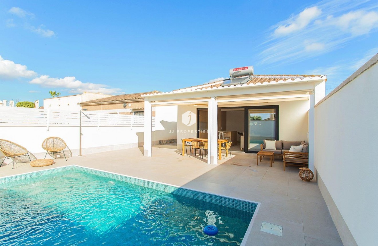 Resale - Chalet -
Torrevieja - La siesta