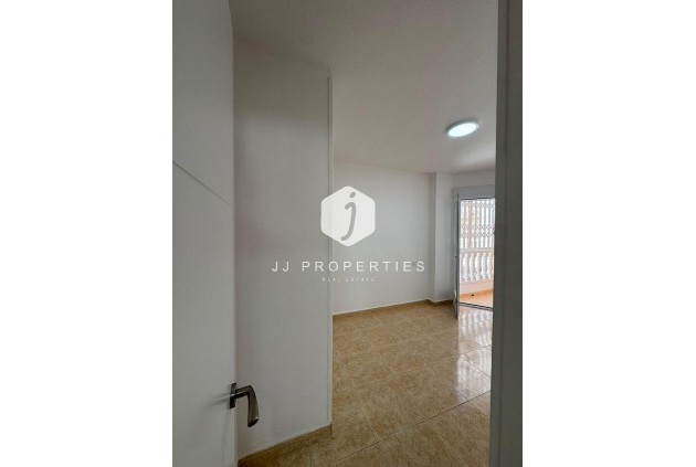 Resale - Apartment / flat -
Torrevieja - Centro
