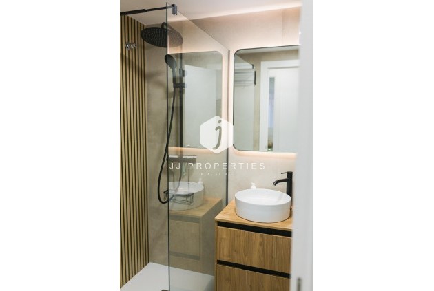 Resale - Apartment / flat -
Torrevieja - Centro