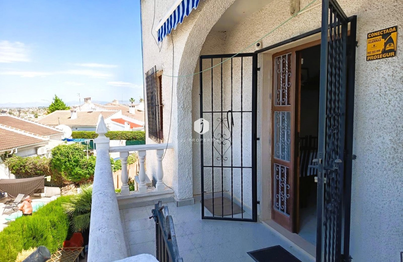Resale - Bungalow -
Torrevieja - Costa Blanca