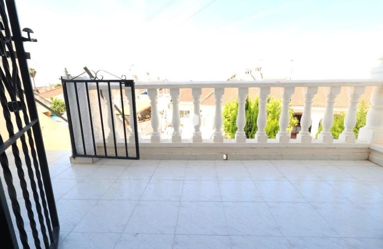 Resale - Bungalow -
Torrevieja - Costa Blanca