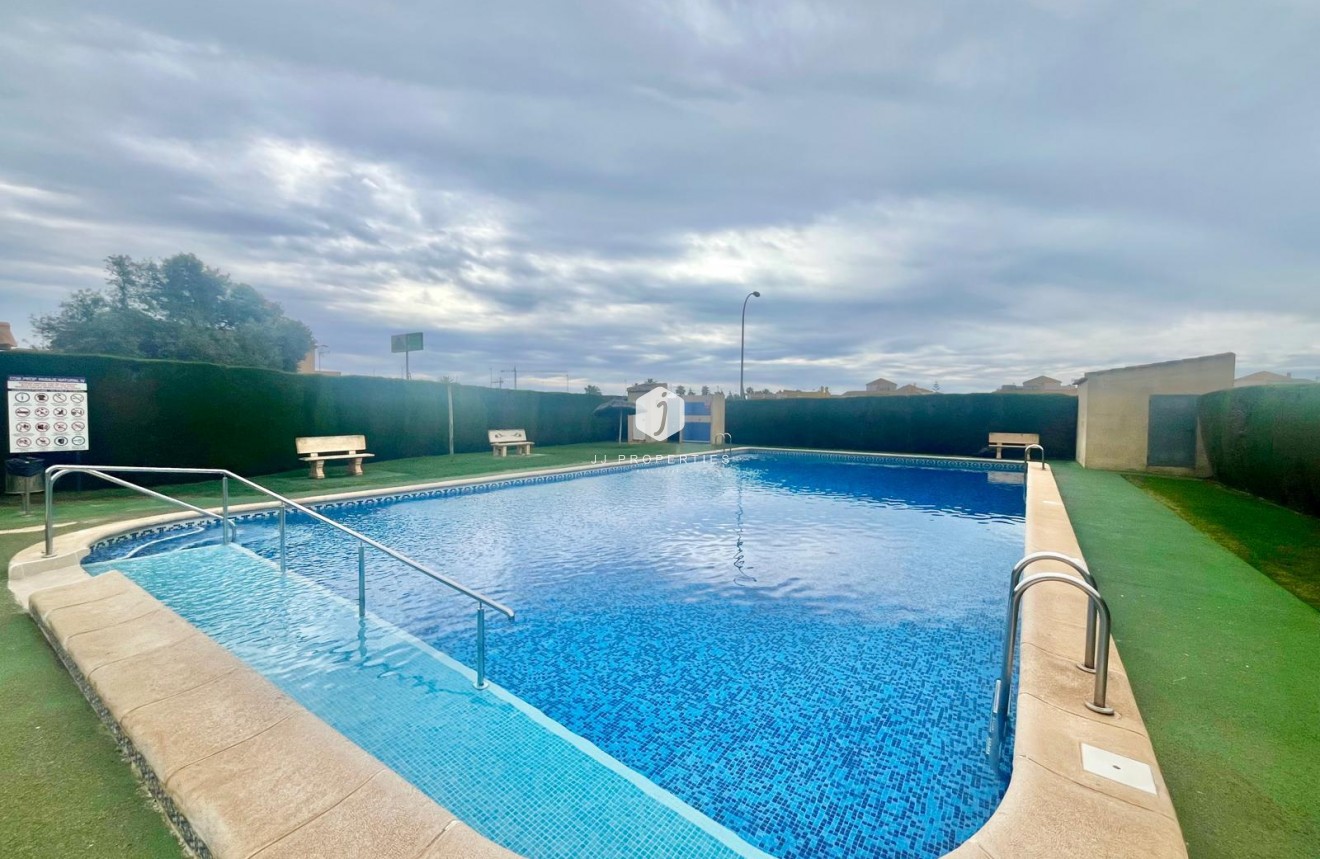 Z drugiej ręki - Bungalow -
Torrevieja - Paraje Natural