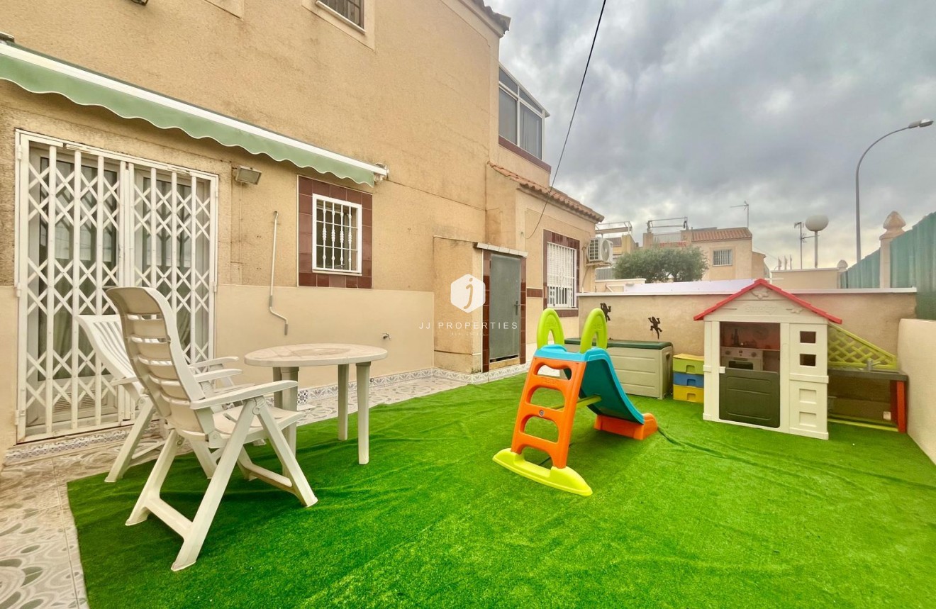 Z drugiej ręki - Bungalow -
Torrevieja - Paraje Natural