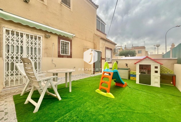 Z drugiej ręki - Bungalow -
Torrevieja - Paraje Natural