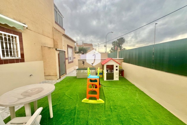 Z drugiej ręki - Bungalow -
Torrevieja - Paraje Natural