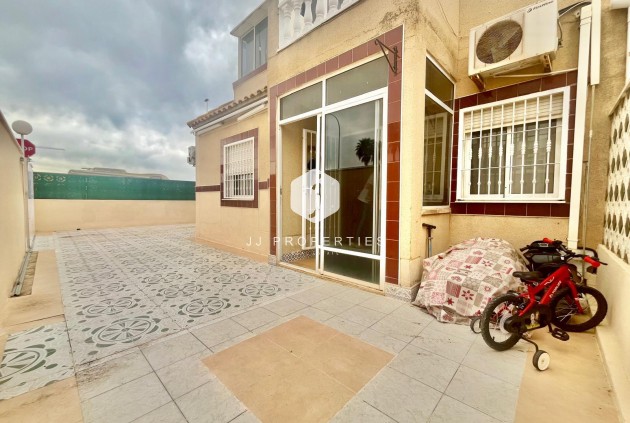 Z drugiej ręki - Bungalow -
Torrevieja - Paraje Natural