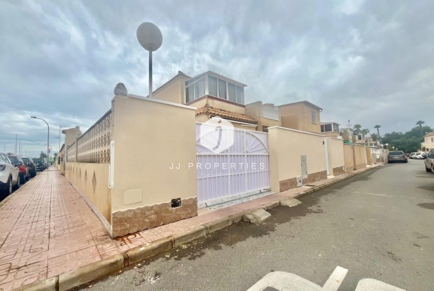 Z drugiej ręki - Bungalow -
Torrevieja - Paraje Natural