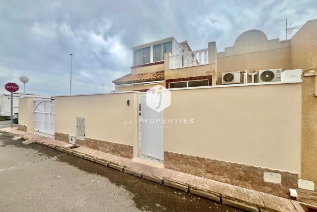 Z drugiej ręki - Bungalow -
Torrevieja - Paraje Natural