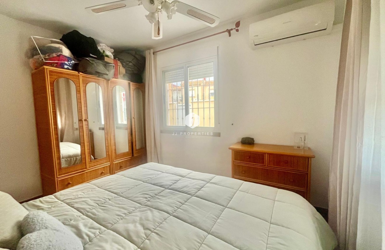 Z drugiej ręki - Bungalow -
Torrevieja - Paraje Natural