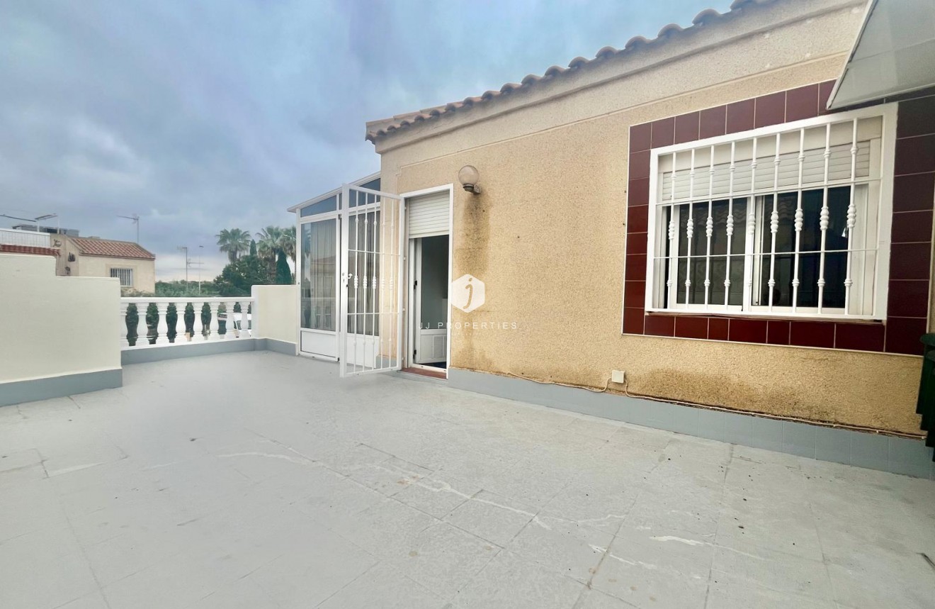 Z drugiej ręki - Bungalow -
Torrevieja - Paraje Natural