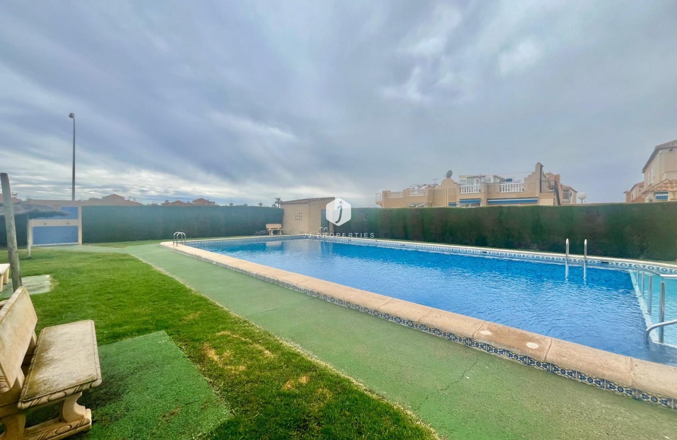 Z drugiej ręki - Bungalow -
Torrevieja - Paraje Natural