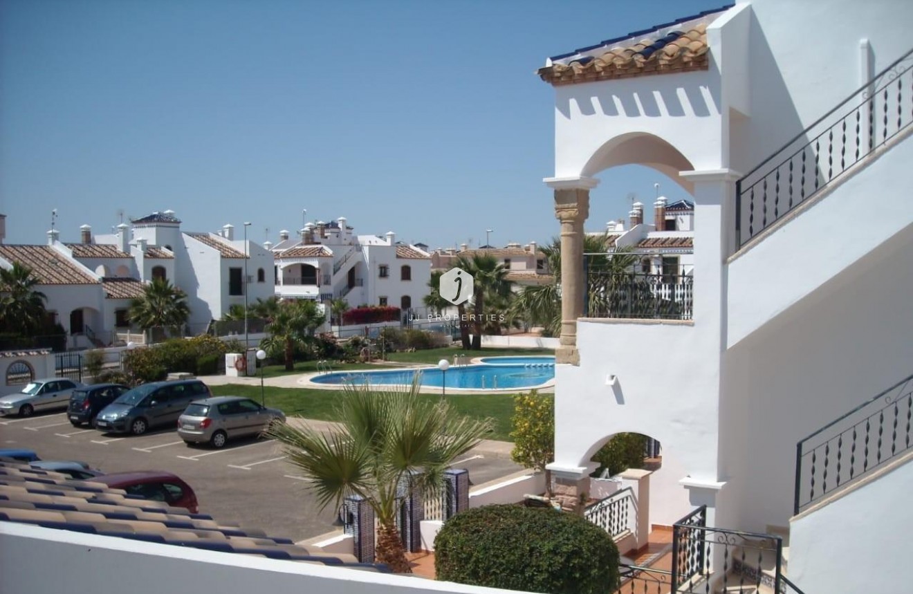 Z drugiej ręki - Szalet -
Orihuela Costa - PAU 8