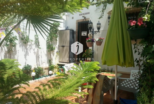 Z drugiej ręki - Szalet -
Orihuela Costa - PAU 8