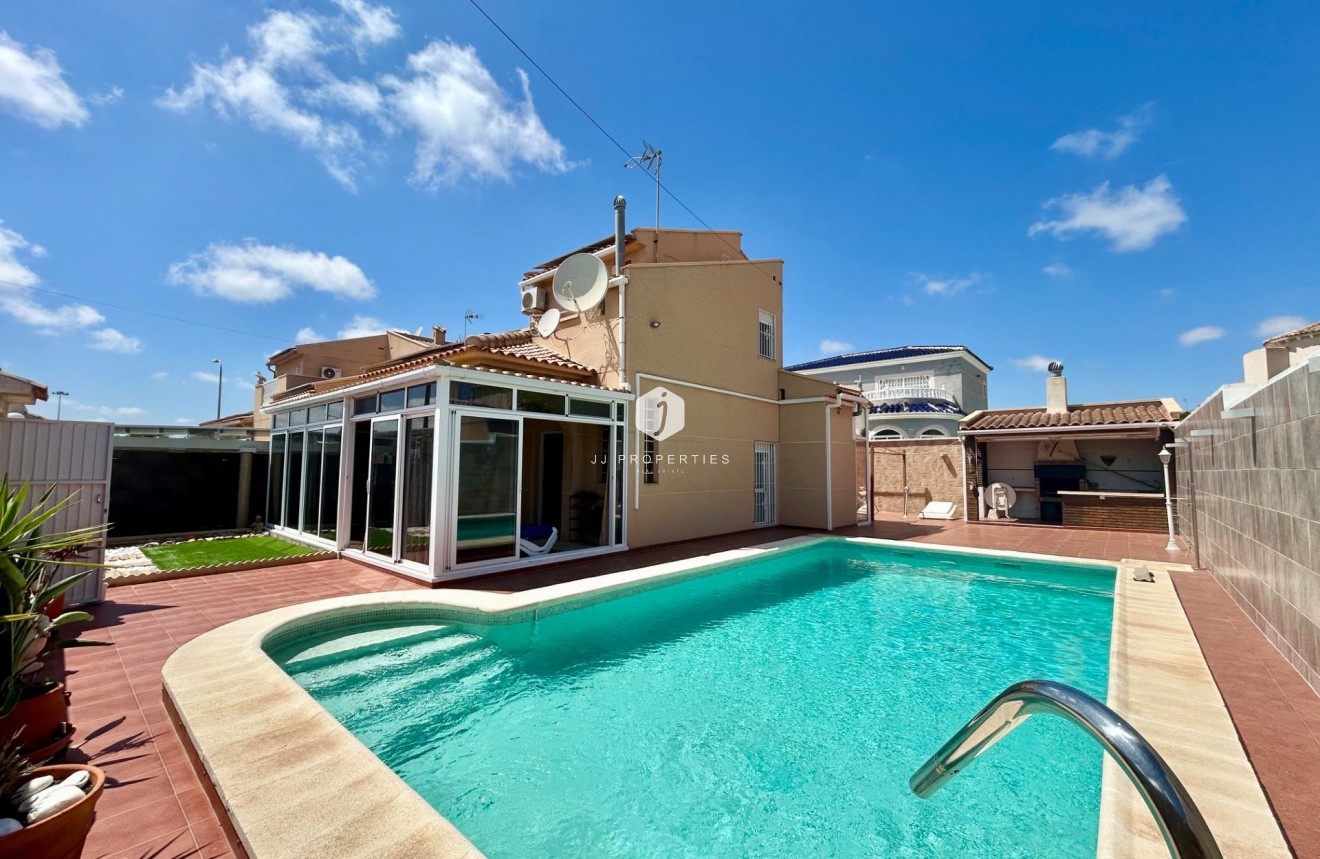 Resale - Villa -
Torrevieja - San luis