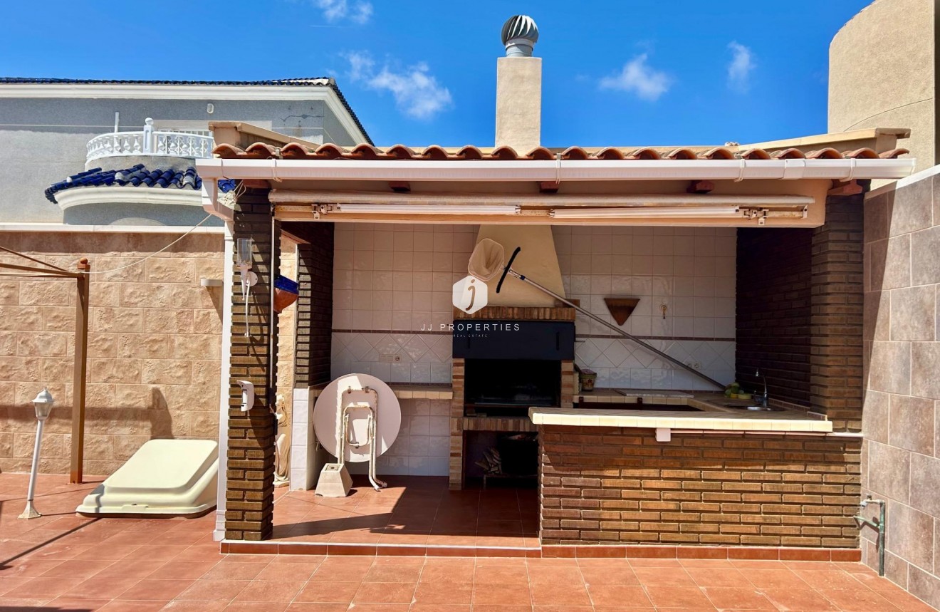 Resale - Villa -
Torrevieja - San luis