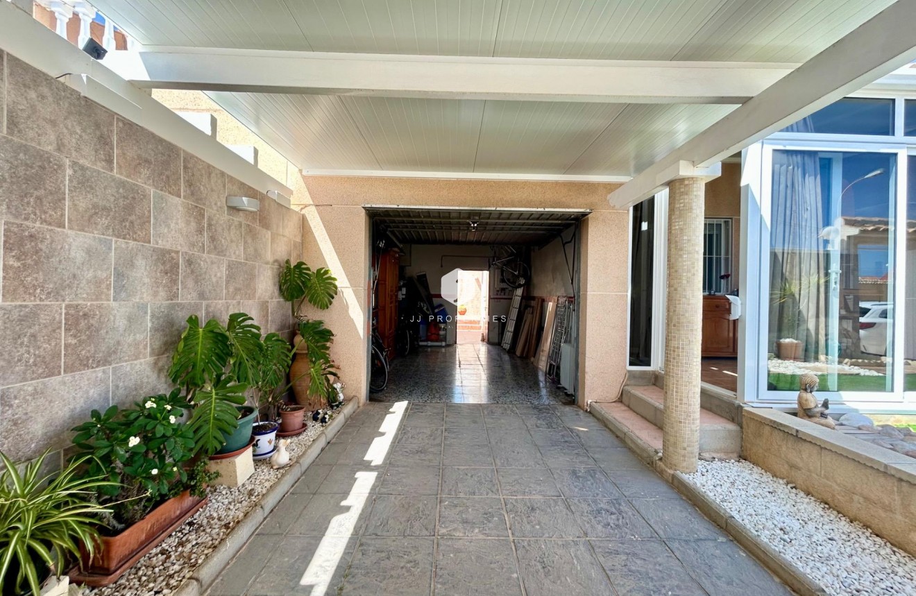 Resale - Villa -
Torrevieja - San luis