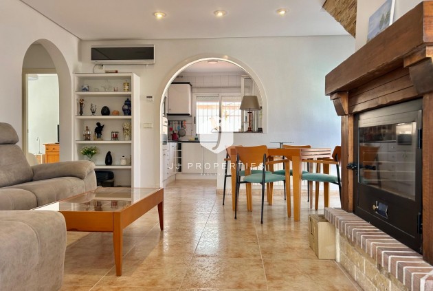 Resale - Villa -
Torrevieja - San luis