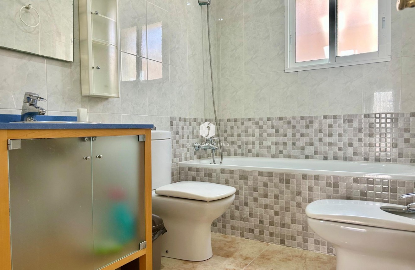 Resale - Villa -
Torrevieja - San luis