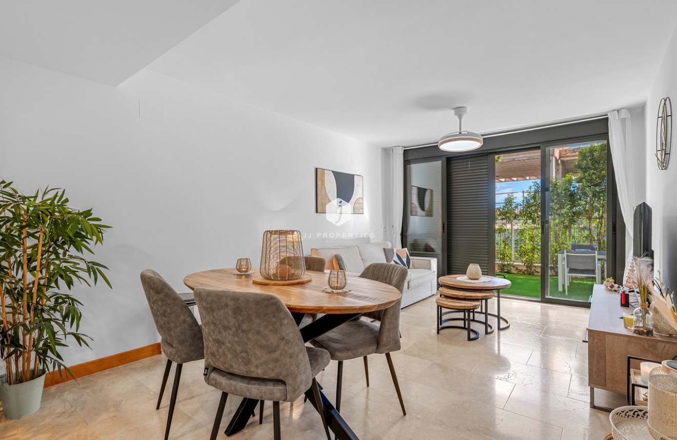Resale - Apartment / flat -
Campoamor - Costa Blanca