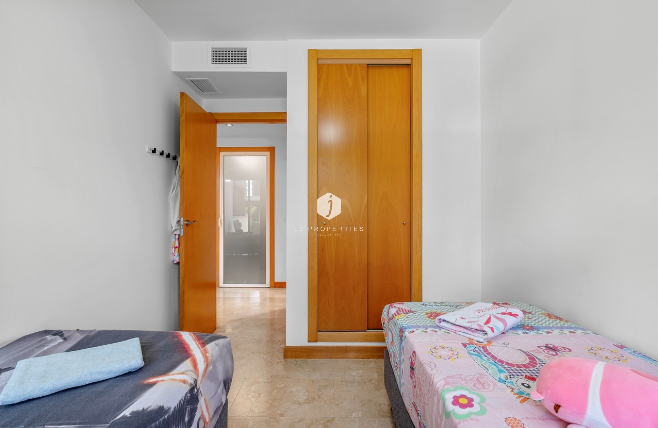 Resale - Apartment / flat -
Campoamor - Costa Blanca