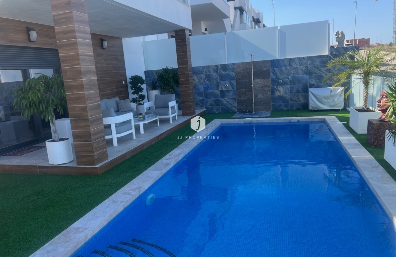 Resale - Villa -
Los Montesinos - Costa Blanca