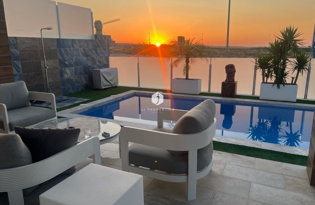 Resale - Villa -
Los Montesinos - Costa Blanca