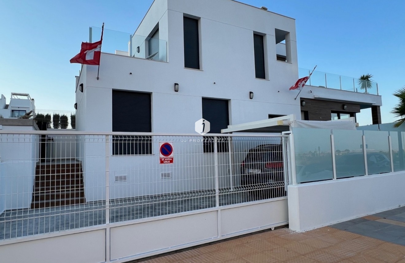 Resale - Villa -
Los Montesinos - Costa Blanca