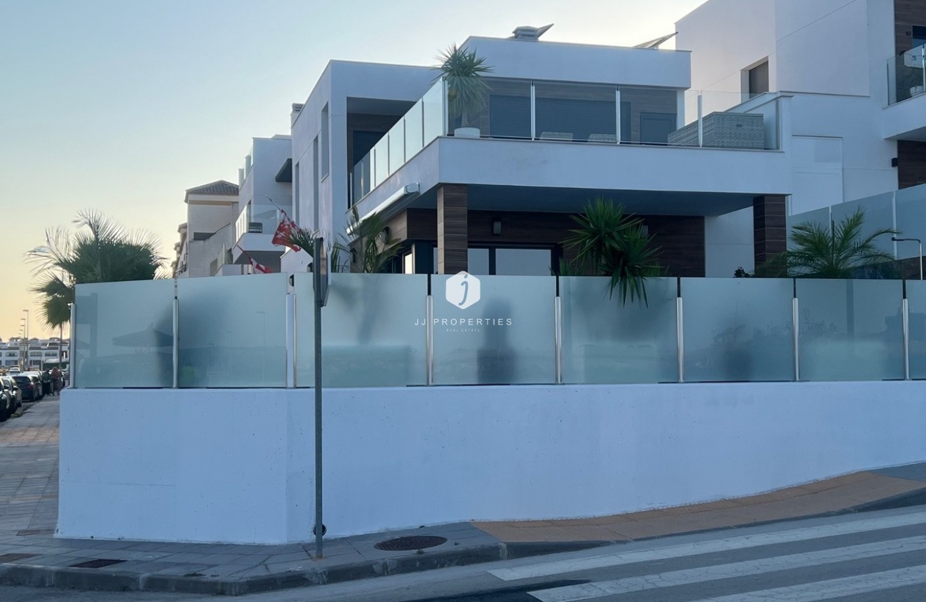 Resale - Villa -
Los Montesinos - Costa Blanca