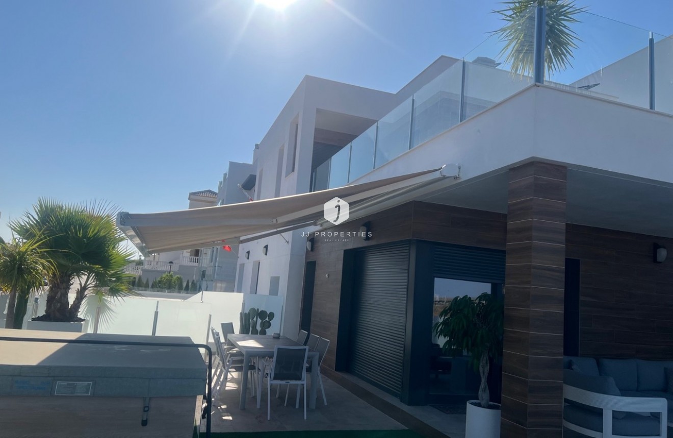 Resale - Villa -
Los Montesinos - Costa Blanca