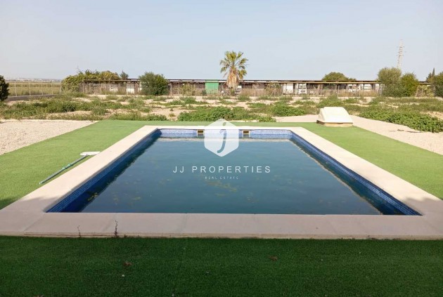 Resale - Villa -
San Miguel de Salinas - Inland