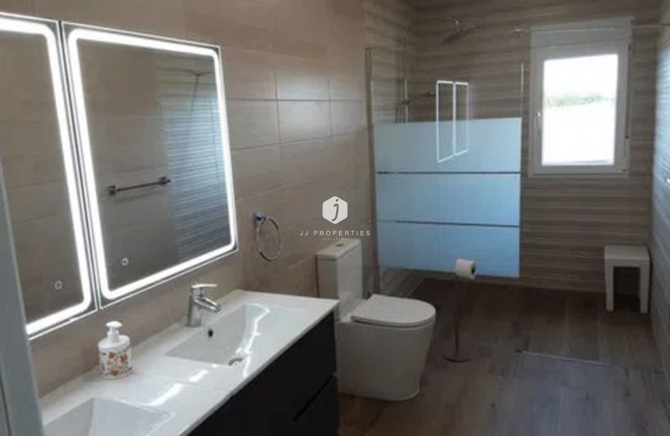 Resale - Villa -
San Miguel de Salinas - Inland