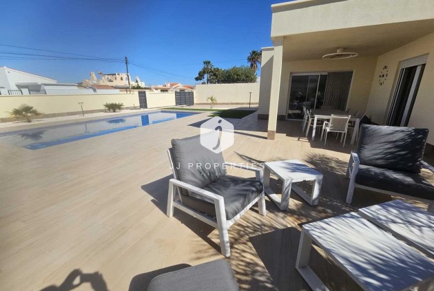 Resale - Villa -
Torrevieja - Costa Blanca
