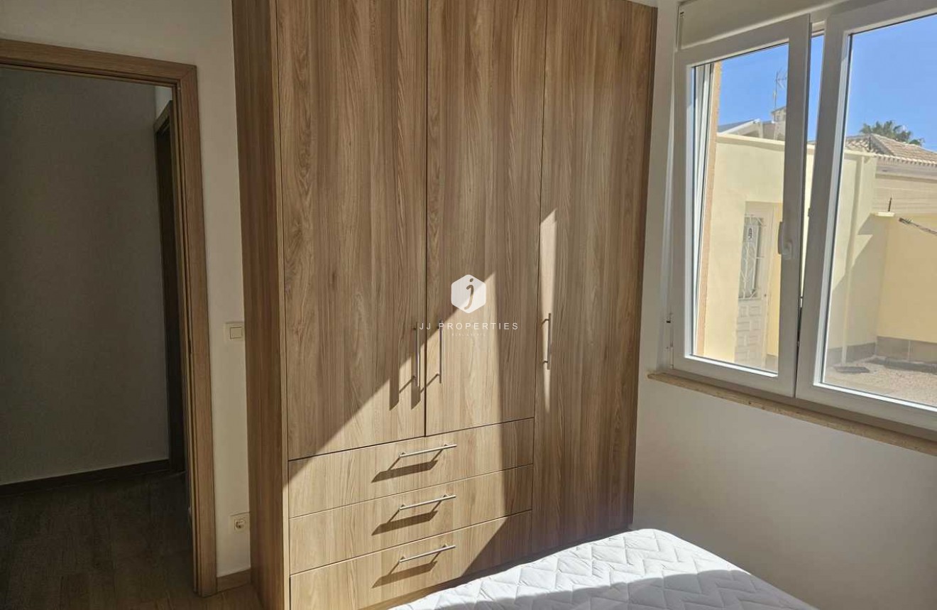 Resale - Villa -
Torrevieja - Costa Blanca