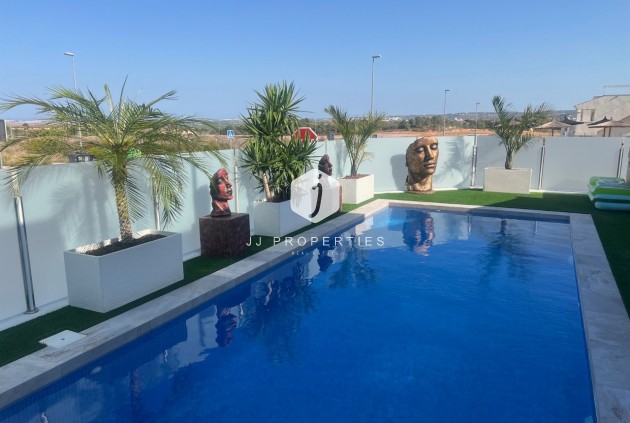 Segunda mano - Villa -
Los Montesinos - Costa Blanca