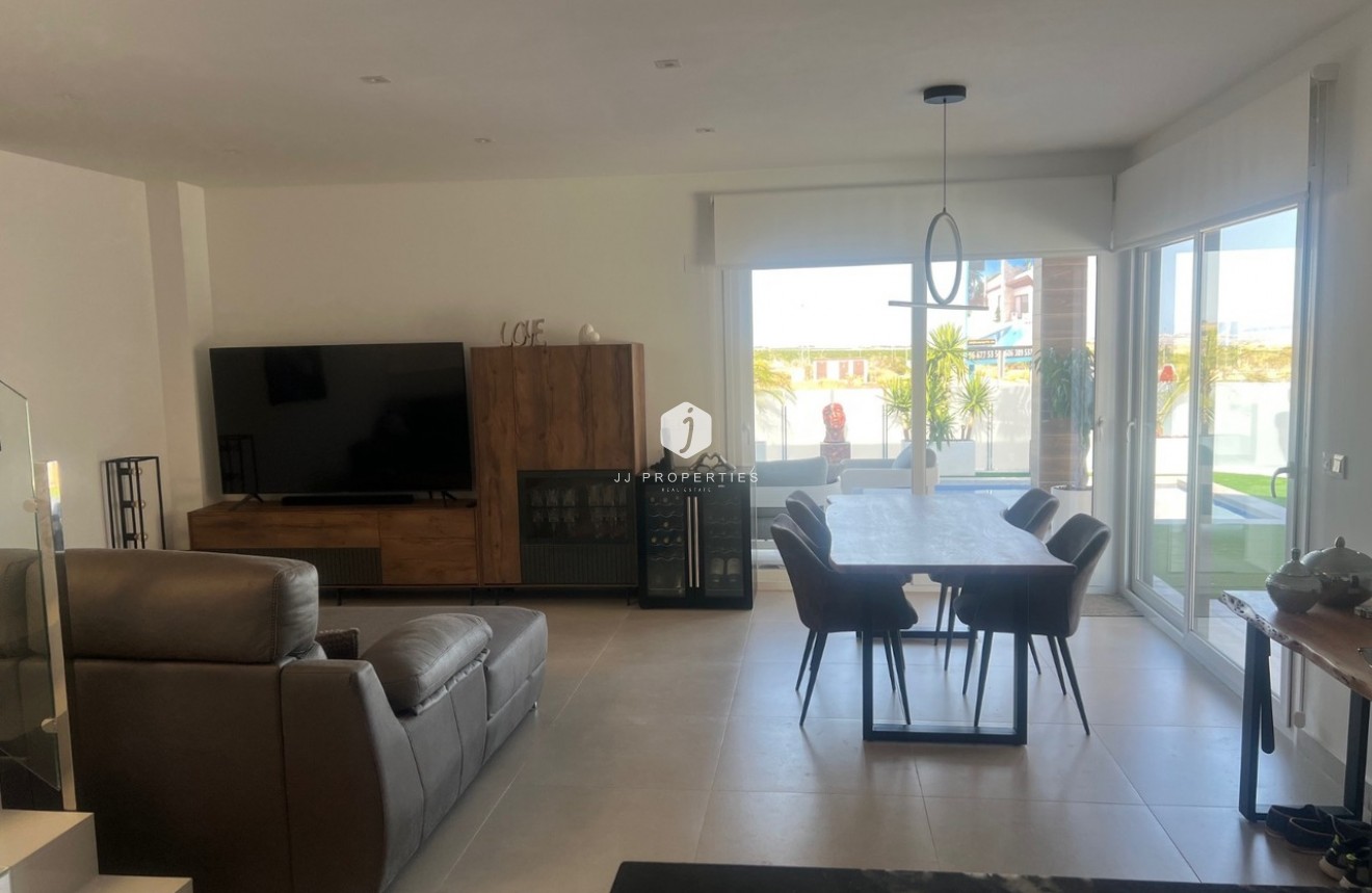 Z drugiej ręki - Villa -
Los Montesinos - Costa Blanca