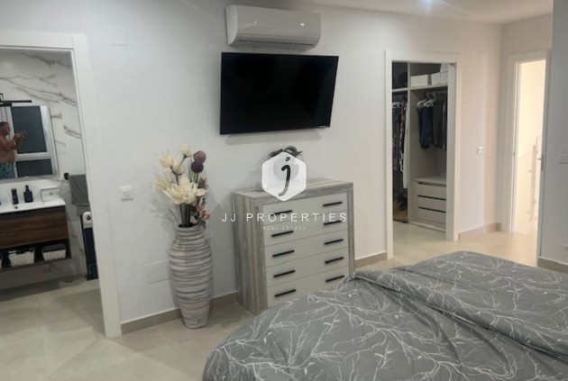 Segunda mano - Villa -
Los Montesinos - Costa Blanca