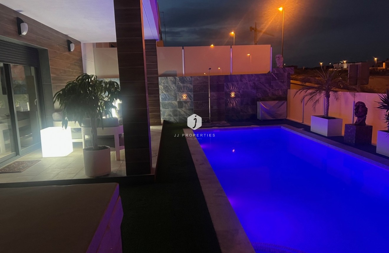 Z drugiej ręki - Villa -
Los Montesinos - Costa Blanca