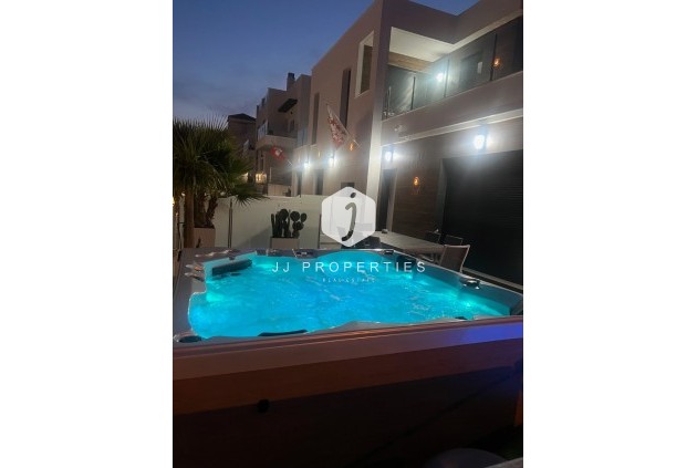 Segunda mano - Villa -
Los Montesinos - Costa Blanca
