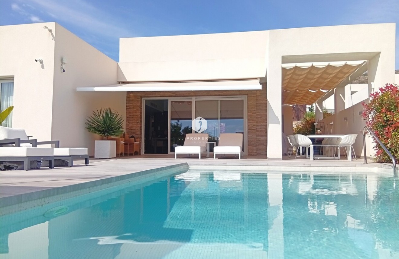 Aus zweiter Hand - Villa -
La Finca Golf Resort - Inland