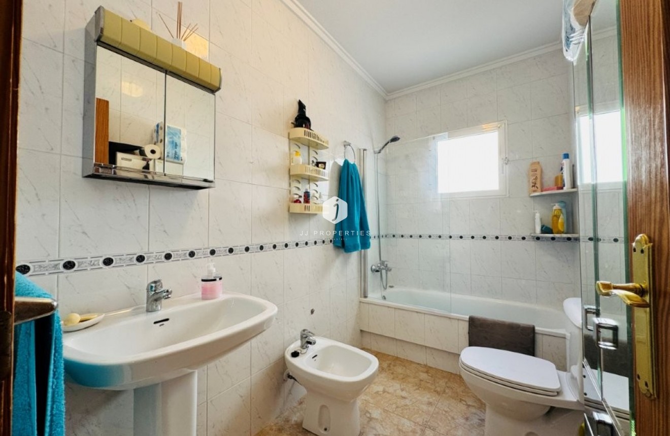 Tweedehands - Appartement / flat -
La Mata - Costa Blanca