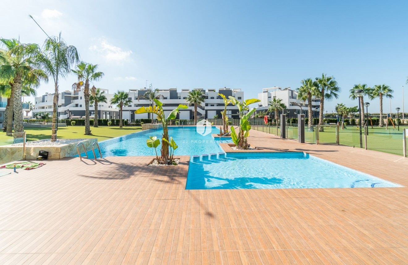 Z drugiej ręki - Mieszkanie w bloku -
El Raso - Costa Blanca